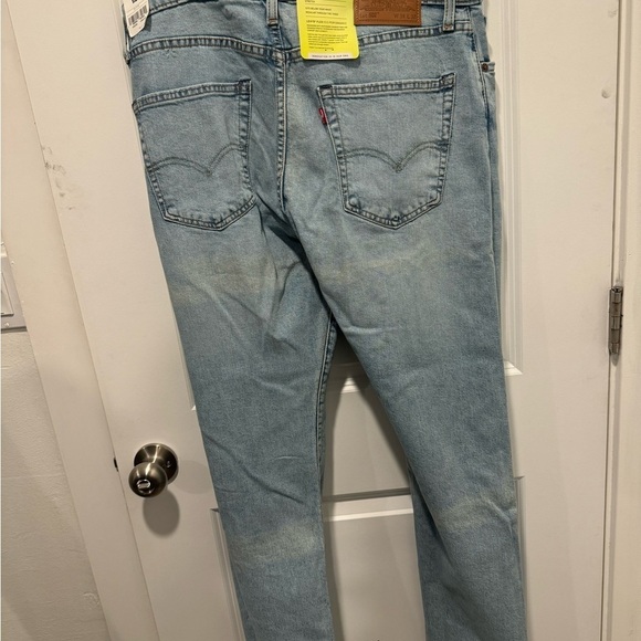 Levi’s Premium 502 Taper Jeans - Picture 3 of 6